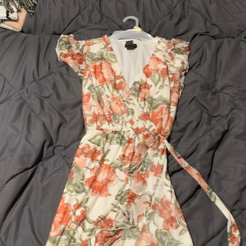 Elegant Floral Wrap Midi Dress